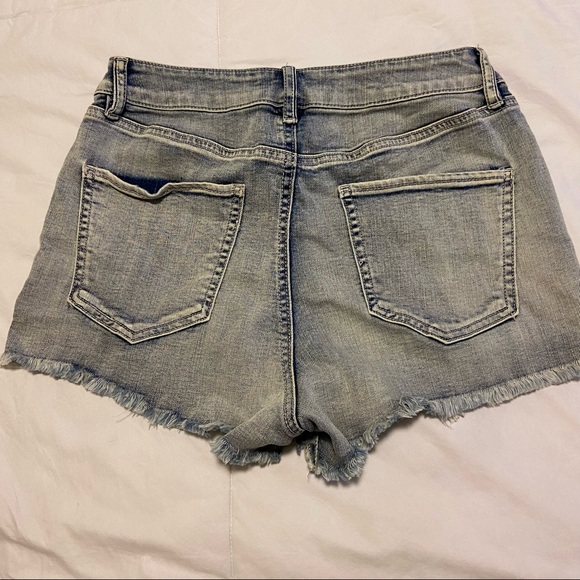 Jean Shorts - Picture 6 of 7